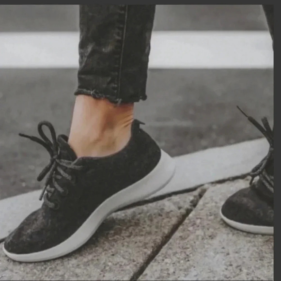 Allbirds Dark Gray Merino Wool Runners Tuke Jo shoes size 10 - Picture 1 of 9